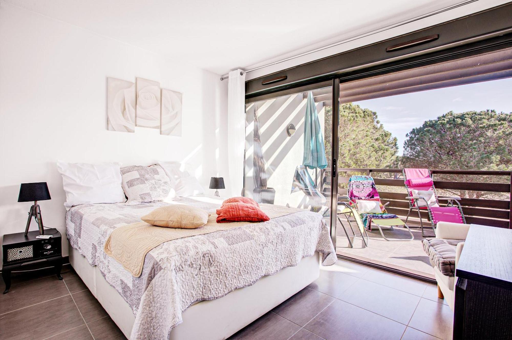 Vert Paradis - Vue Apaisante Sur Golf, Pins Parasols, 2E Etage - 80 M2 Dont Terrasse Avec Pergola, 2 Chambres, 3Et Iles, 3 Clim, Wifi - Piscine, Parking Et Park A Velos, Ascenseur - En Option Linge, Menage - Pistes Cyclables, Mer A Proximite Saint-Cyprien  Extérieur photo